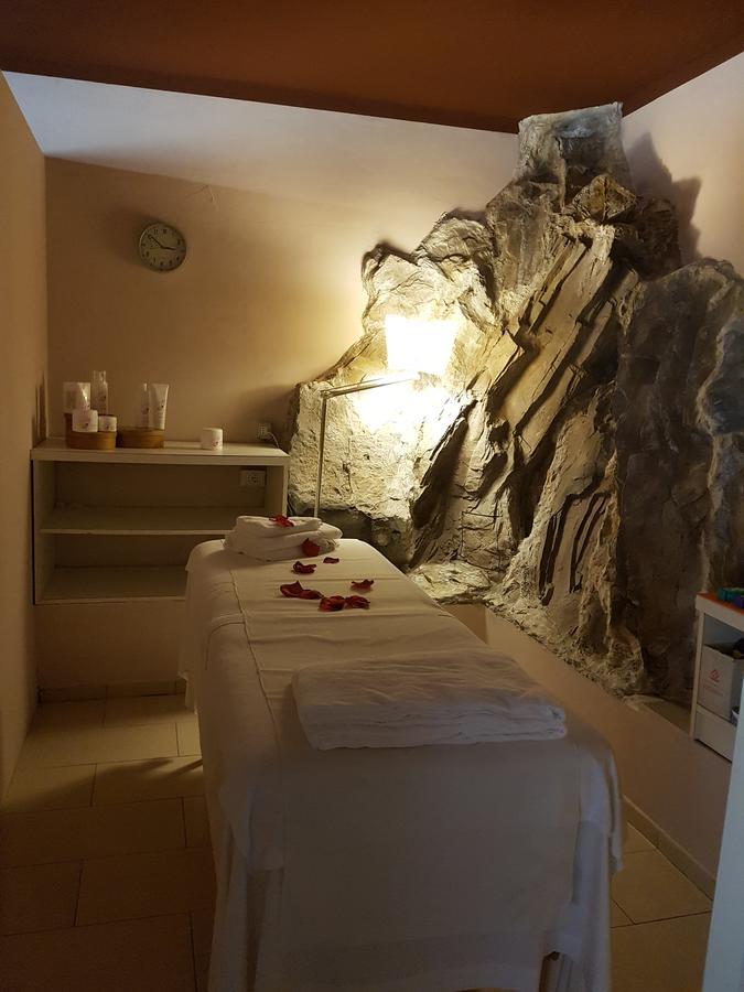 Beach Hotel Eurovil Predore Ngoại thất bức ảnh