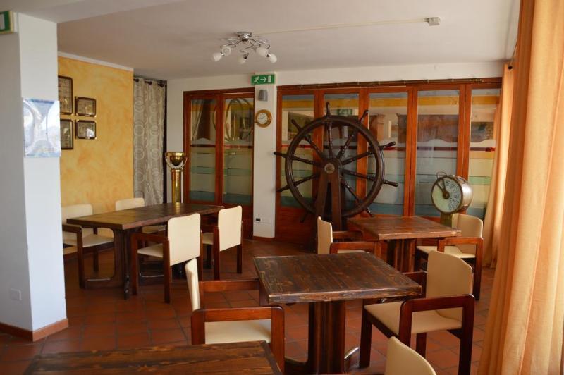 Beach Hotel Eurovil Predore Ngoại thất bức ảnh