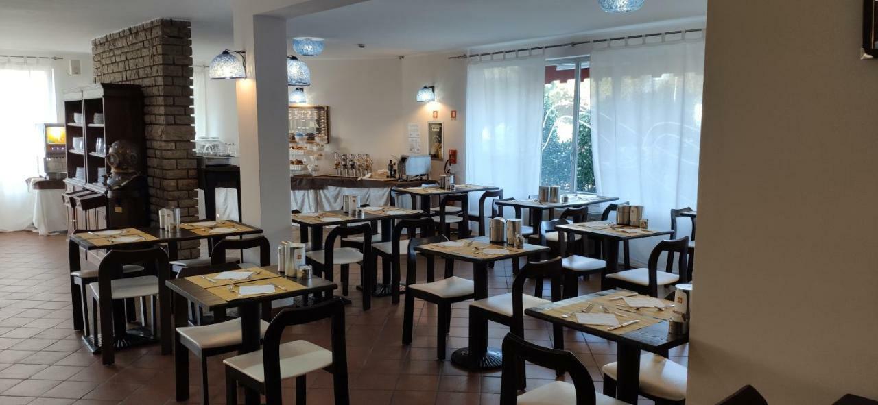 Beach Hotel Eurovil Predore Ngoại thất bức ảnh