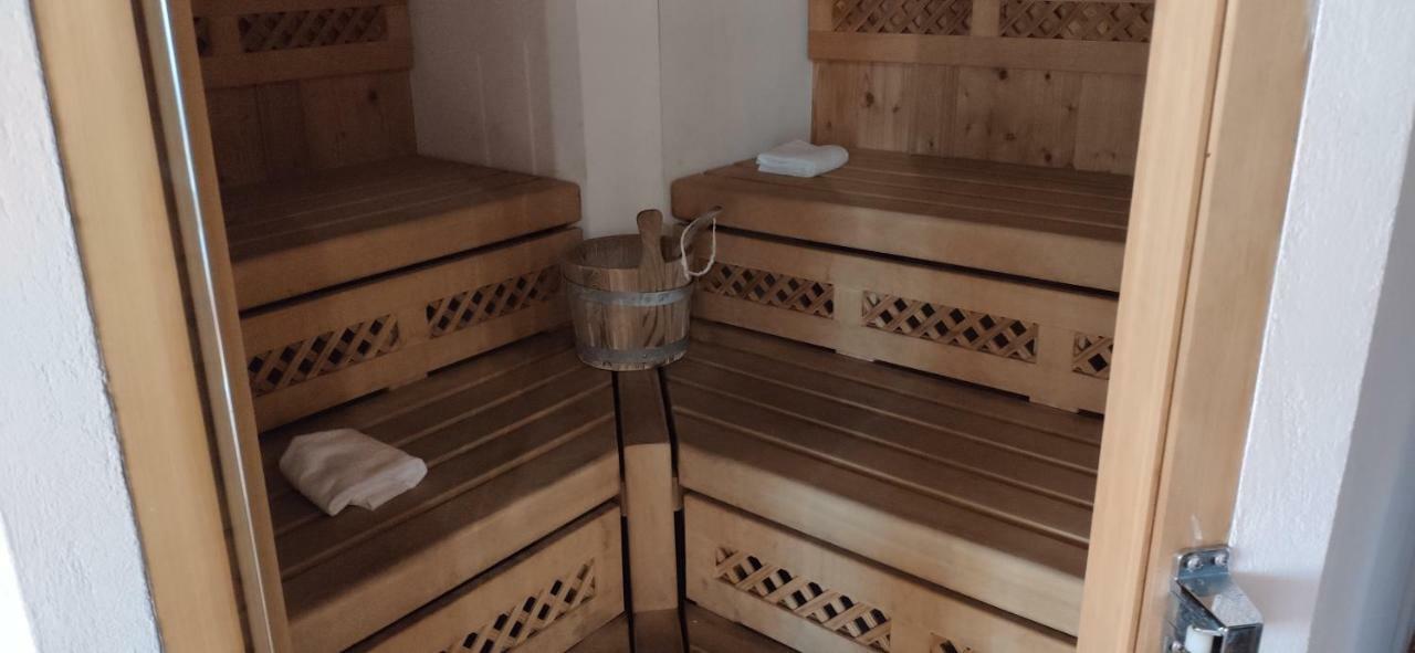 Beach Hotel Eurovil Predore Ngoại thất bức ảnh